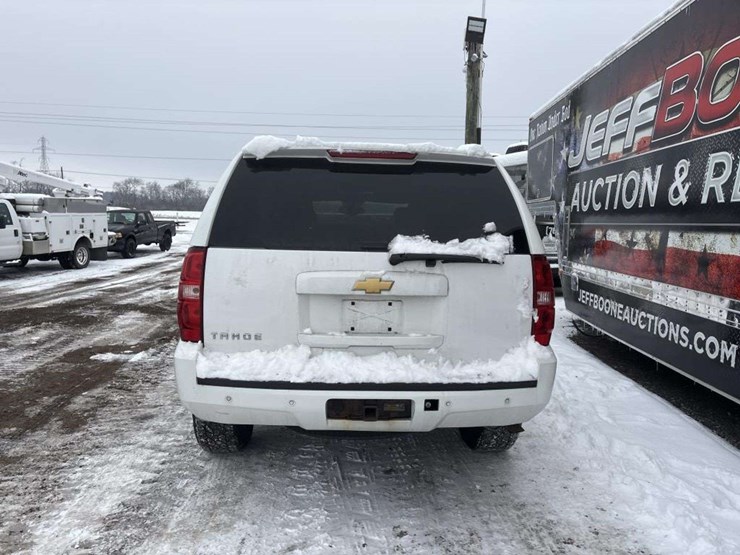 2013-chevrolet-tahoe-image-4