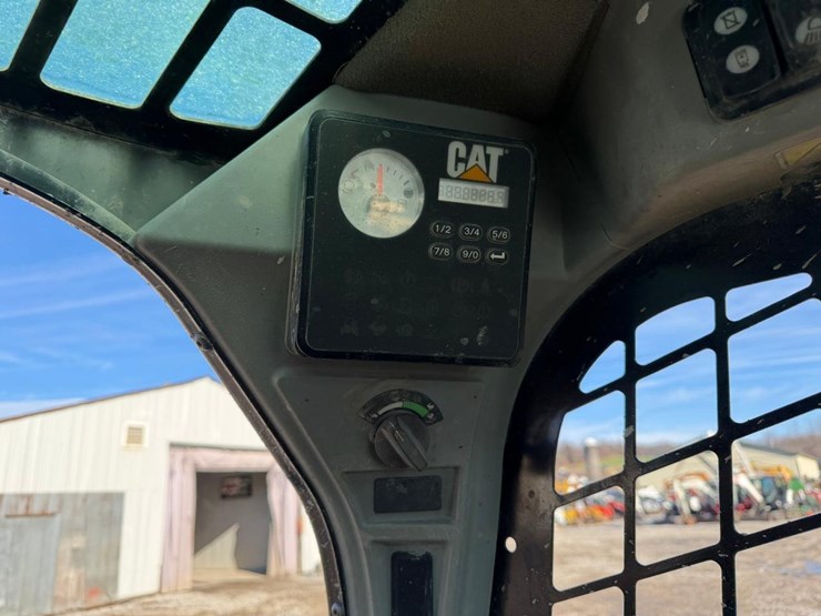 caterpillar-239d-image-22