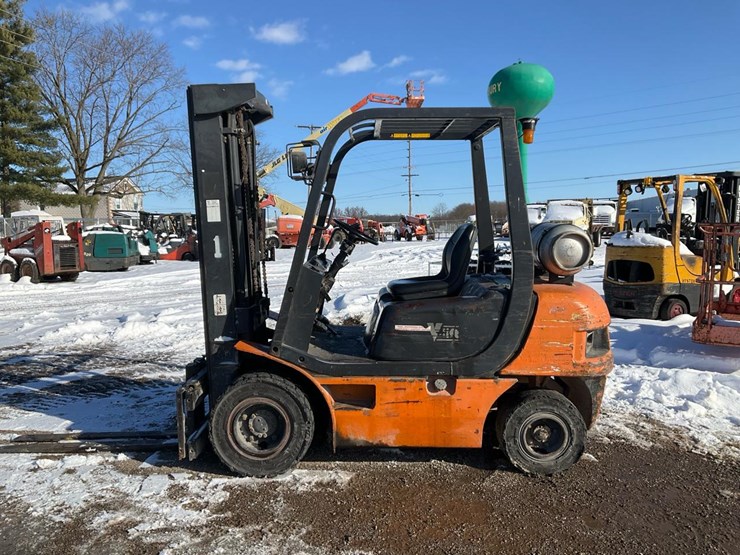 #1361-•-samsung-v-lift-forklift*-image-2