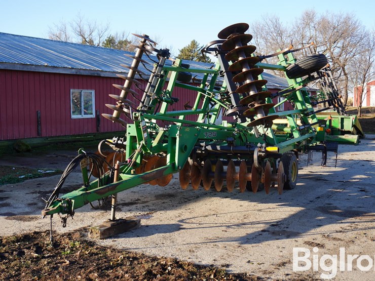 john-deere-726-image-1