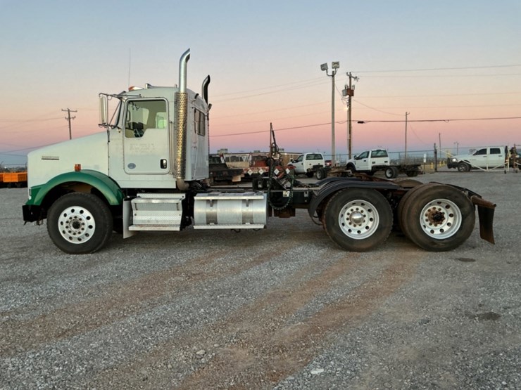2019-kenworth-t800-image-8