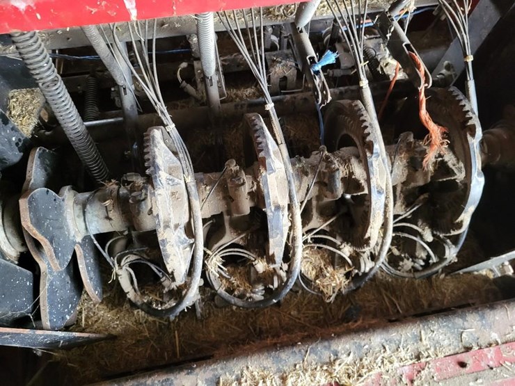 1997-new-holland-590-image-40