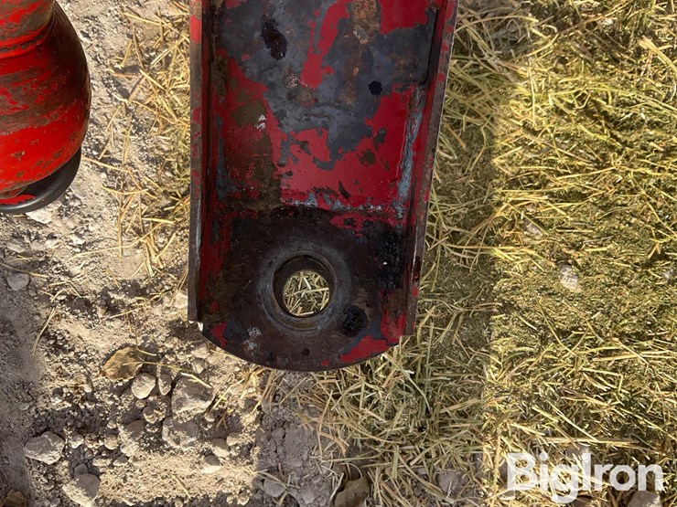 new-holland-660-image-9