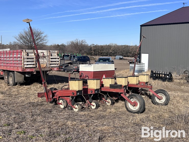 international-800-image-7