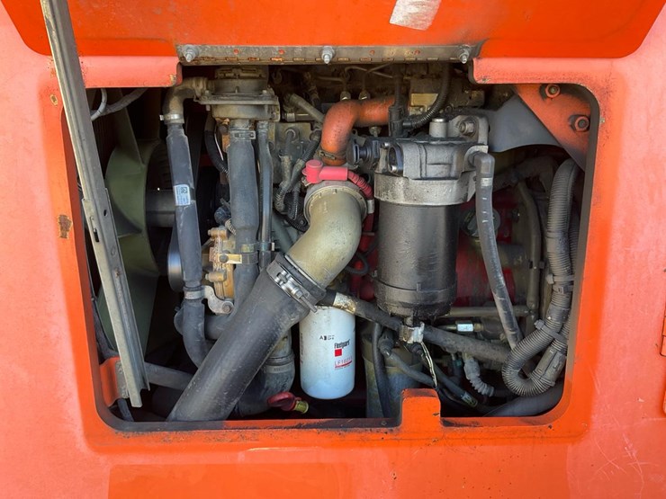 2016-sky-trak-6042-image-39