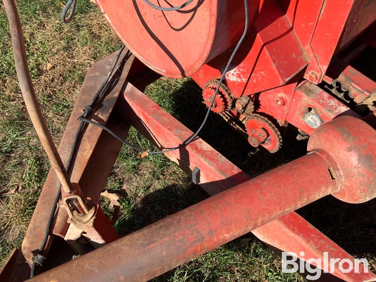 new-holland-357-image-16