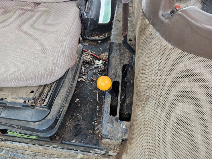 john-deere-6115d-image-15