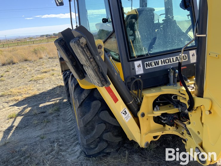 2013-new-holland-b95b-image-13