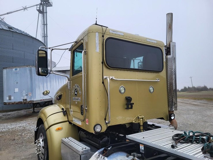 2012-peterbilt-386-image-16