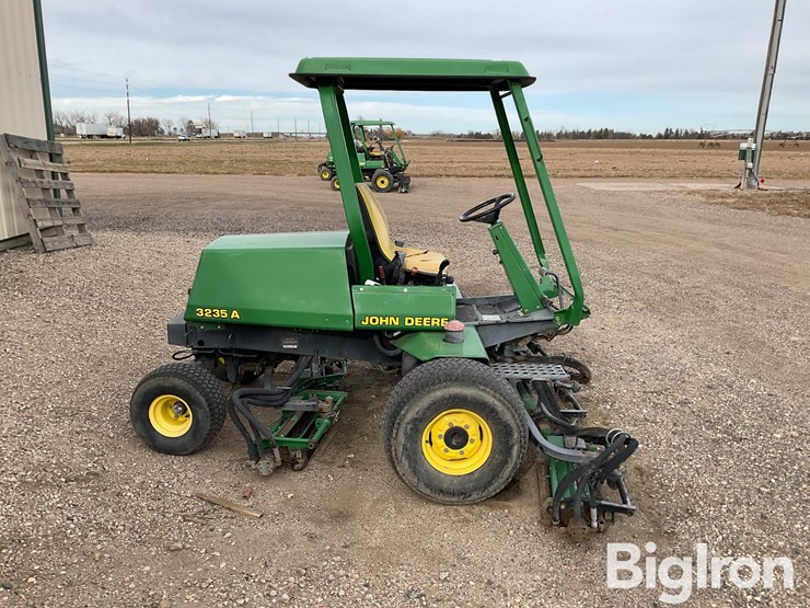 john-deere-3235a-image-4