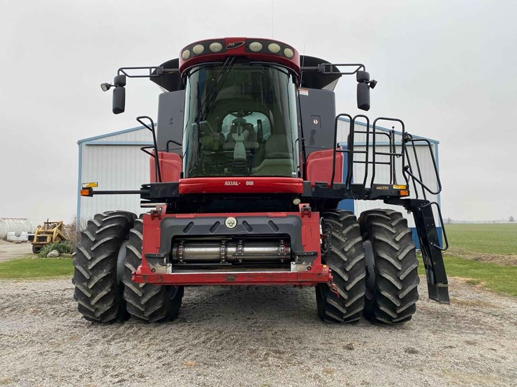 case-ih-8010-image-3