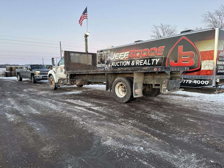 2011-ford-f650-image-3