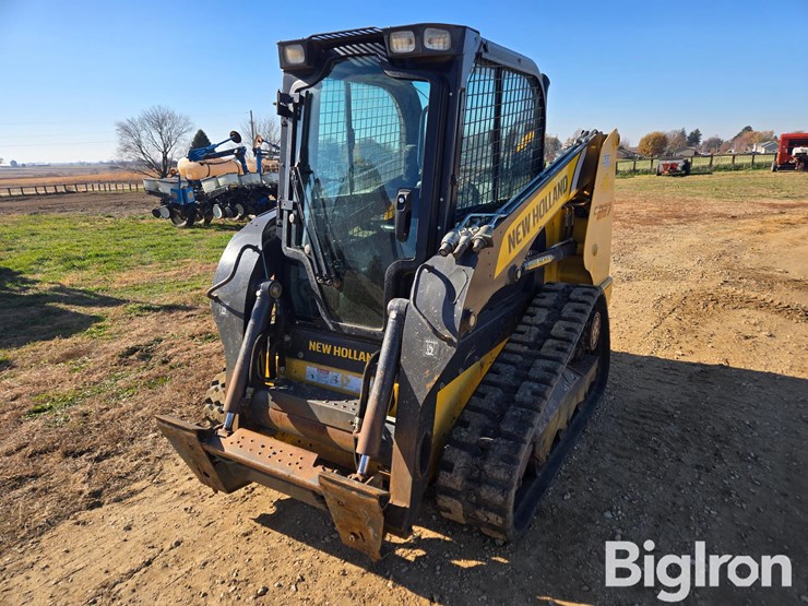 new-holland-c227-image-1