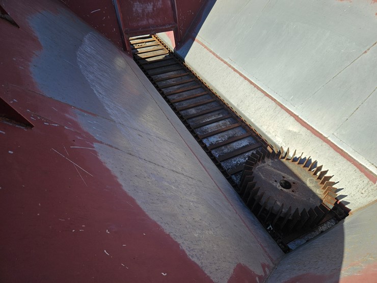 #203750-•-bbi-10-litter-spreader-image-7