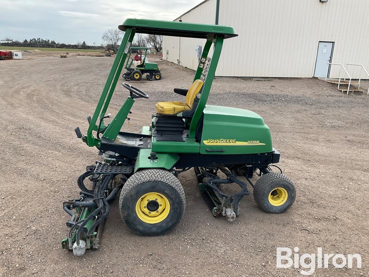 john-deere-3235b-image-8