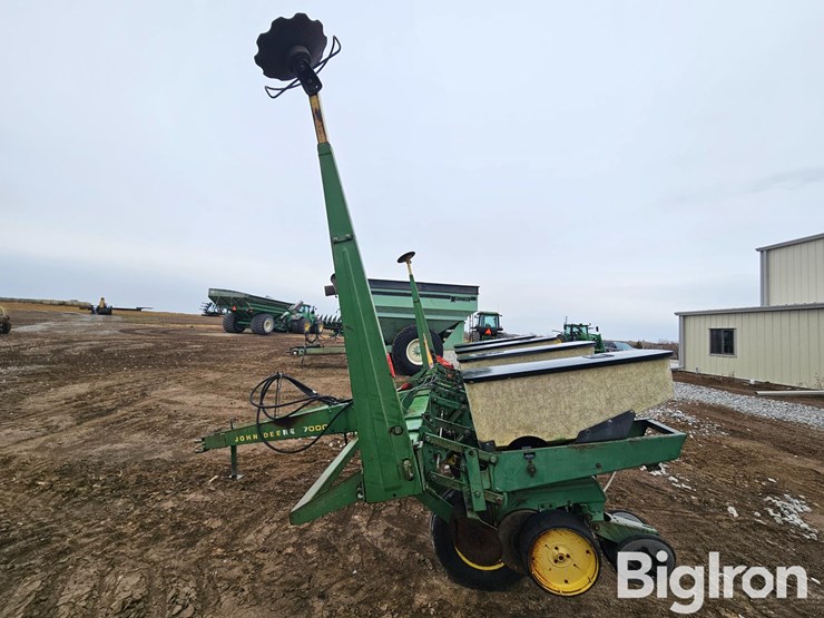 john-deere-7000-image-8