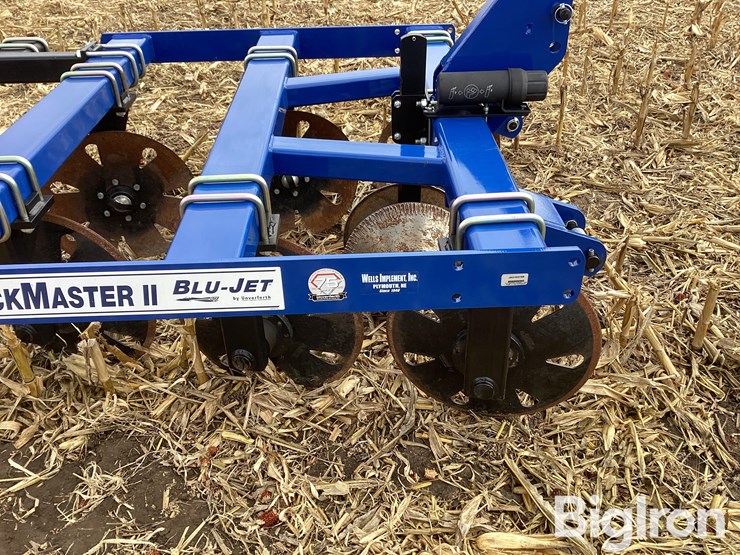 2023-unverferth-trackmaster-ii-pivot-track-closer-image-17