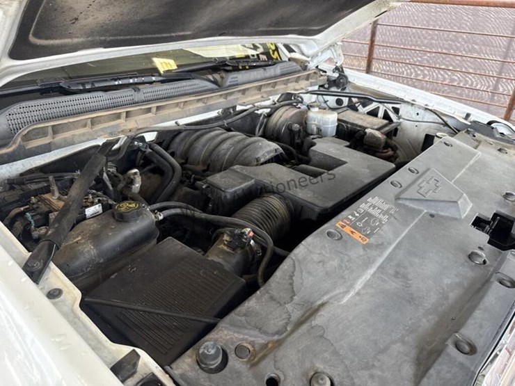 2019-chevrolet-silverado-1500-image-17