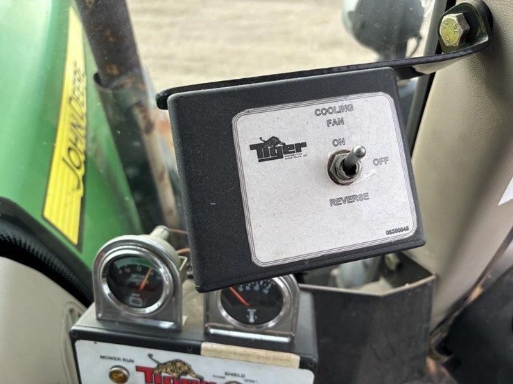 john-deere-7130-image-35