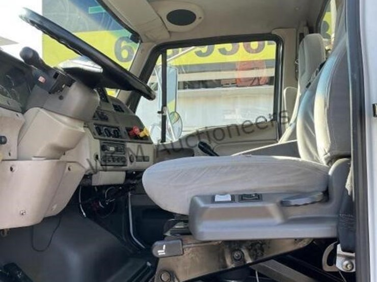 2003-sterling-l9500-image-36