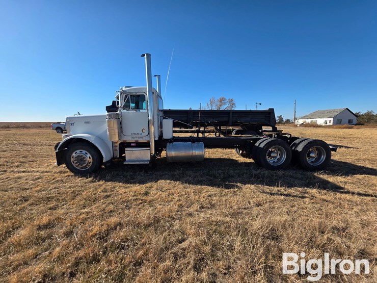 peterbilt-379-image-8