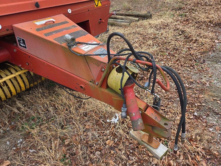 new-holland-664-image-32