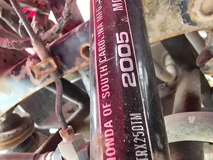 2005-honda-trx250tm-image-15