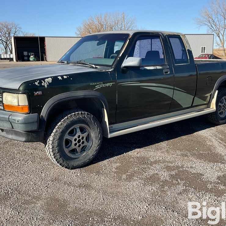 1996 DODGE DAKOTA SPORT