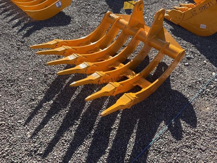 caterpillar-305-image-1