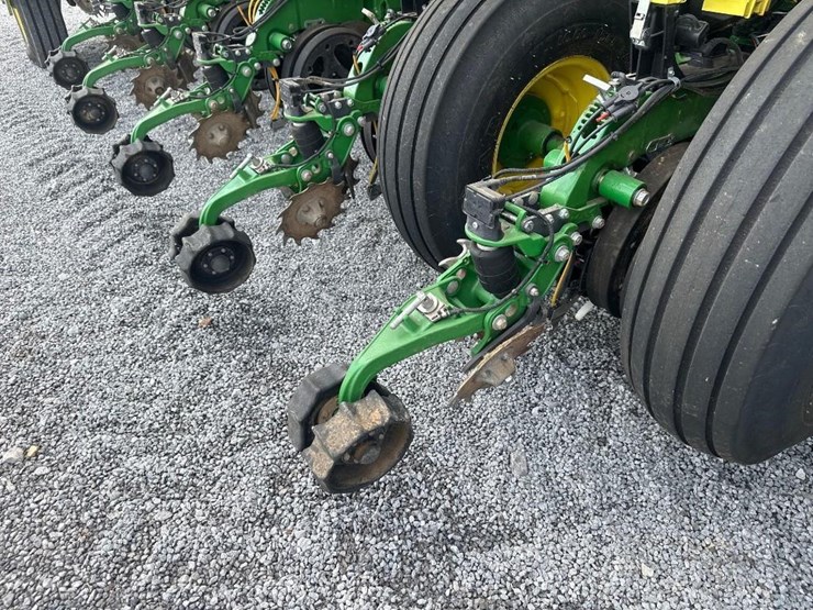 john-deere-1790-image-22