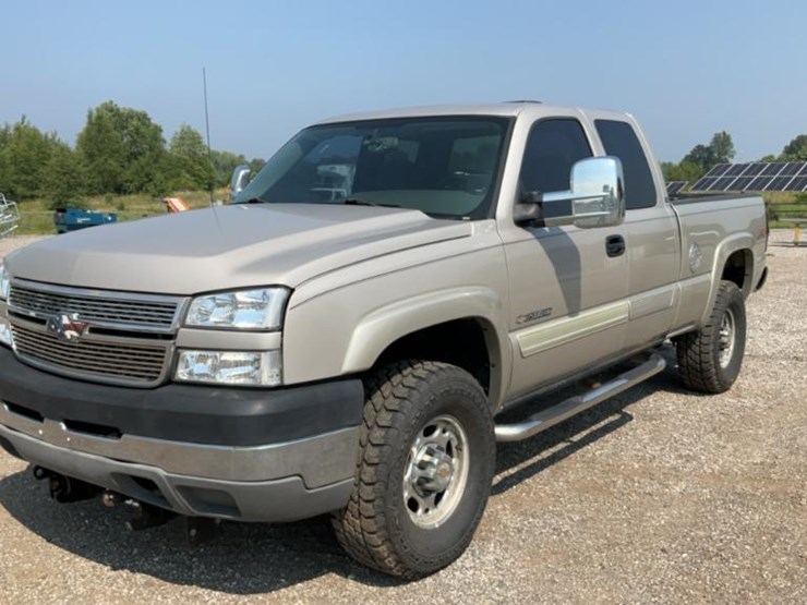 2005-chevrolet-silverado-2500hd-image-1