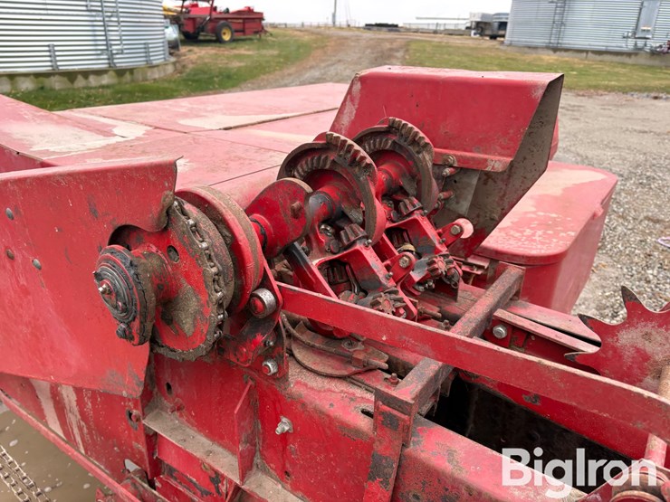 new-holland-273-image-17