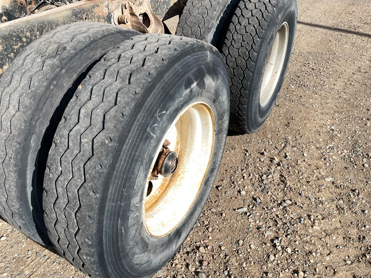 #1108-•-1996-international-cab-and-chassis-(has-mn-title)-image-9