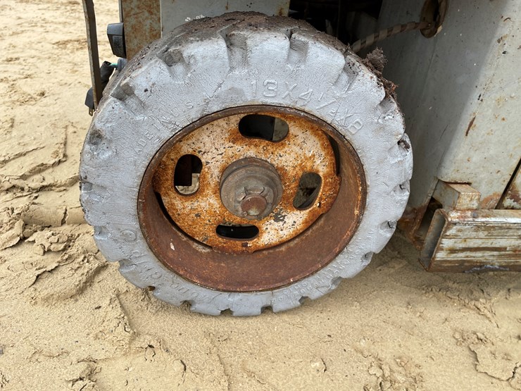 #300-•-1996-mec-scissor-lift-image-33