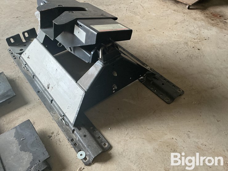 reese-30033-hitch-system-image-17