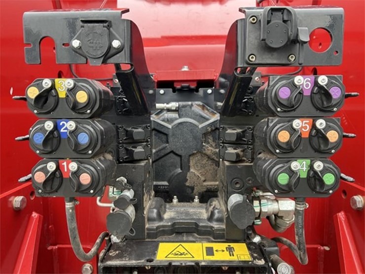 #154-•-2023-steiger-540-qt-image-7