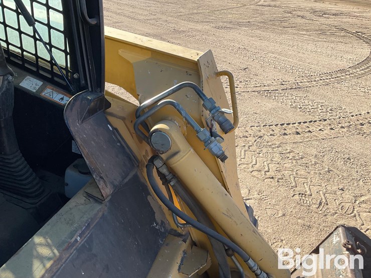 deere-ct332-image-15