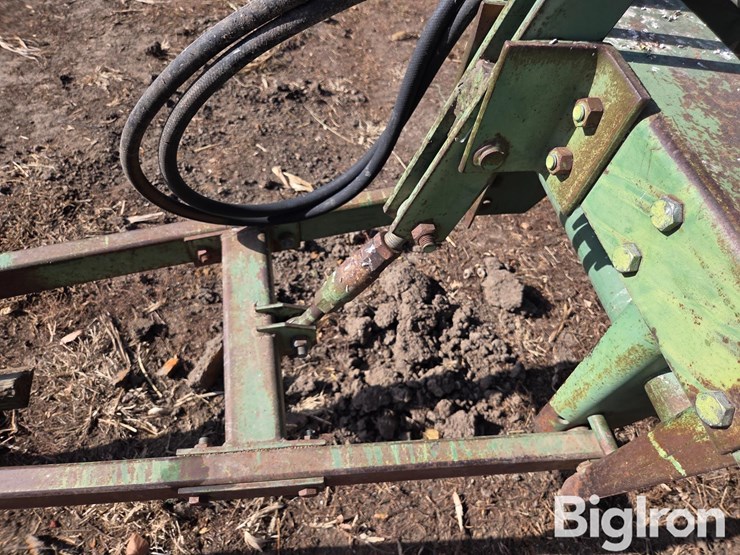 john-deere-210-image-15