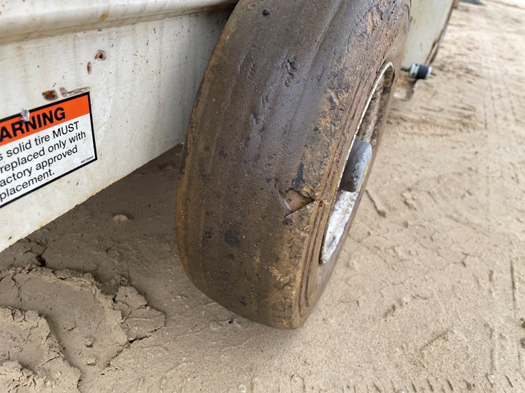 #301-•-terex-scissor-lift-image-39