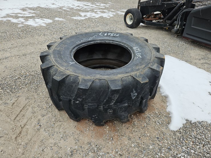 #203929-•-deestone-19.5l-24-tire-image-1