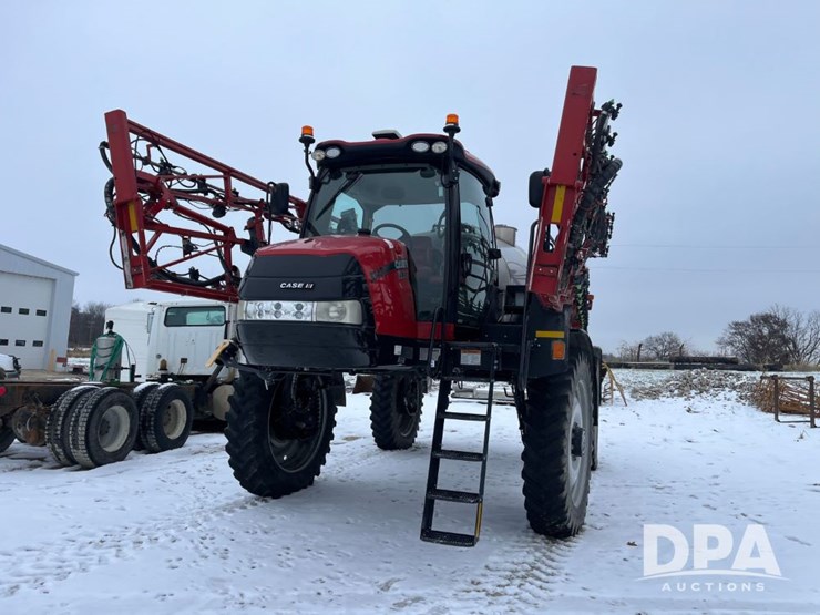 case-ih-patriot-3340-image-2