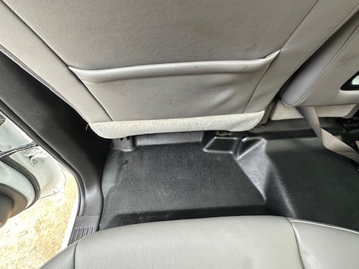 2016-chevrolet-2500-image-29