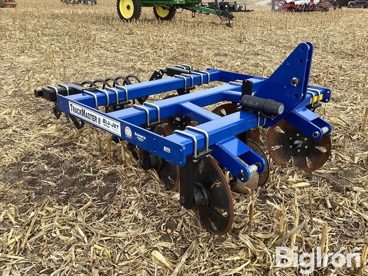 2023-unverferth-trackmaster-ii-pivot-track-closer-image-3