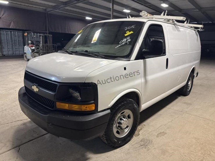 2015-chevrolet-express-2500-image-4