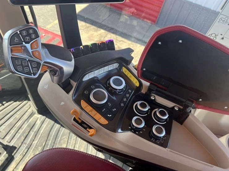 #155-•-2023-steiger-500rt-cvt-image-38