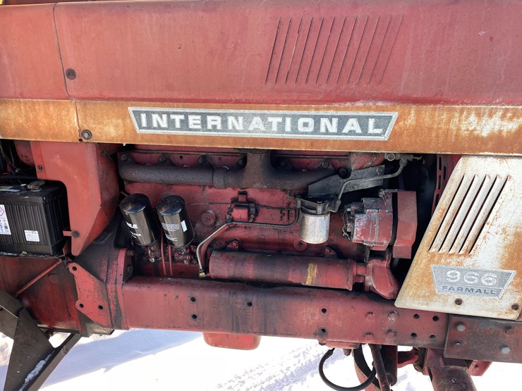 #1007-•-international-966-farmall-image-11
