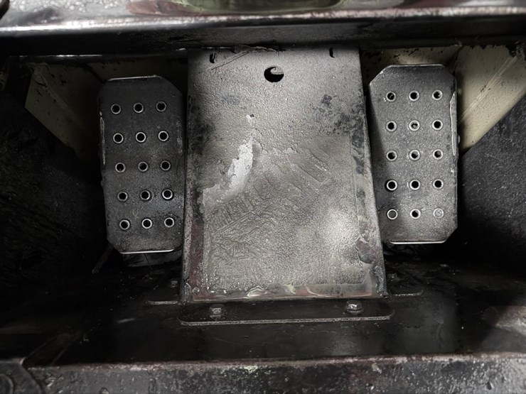 john-deere-260-image-25