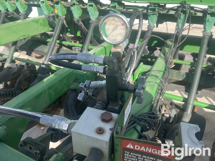 john-deere-750-image-13