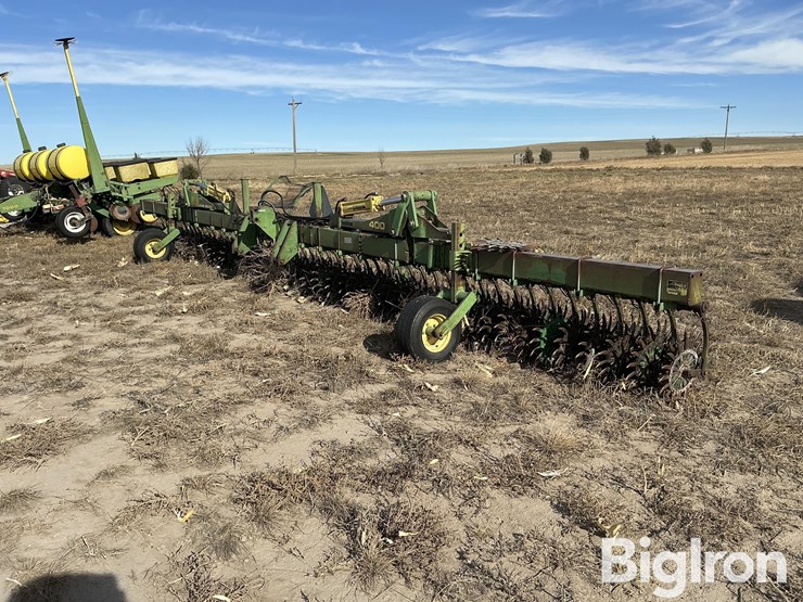 john-deere-400-image-1