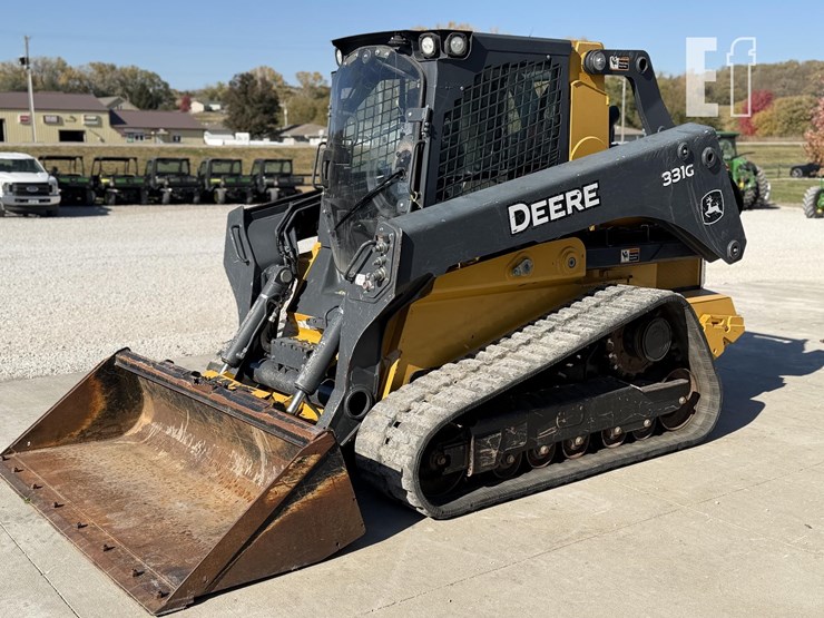 2017-deere-331g-image-1